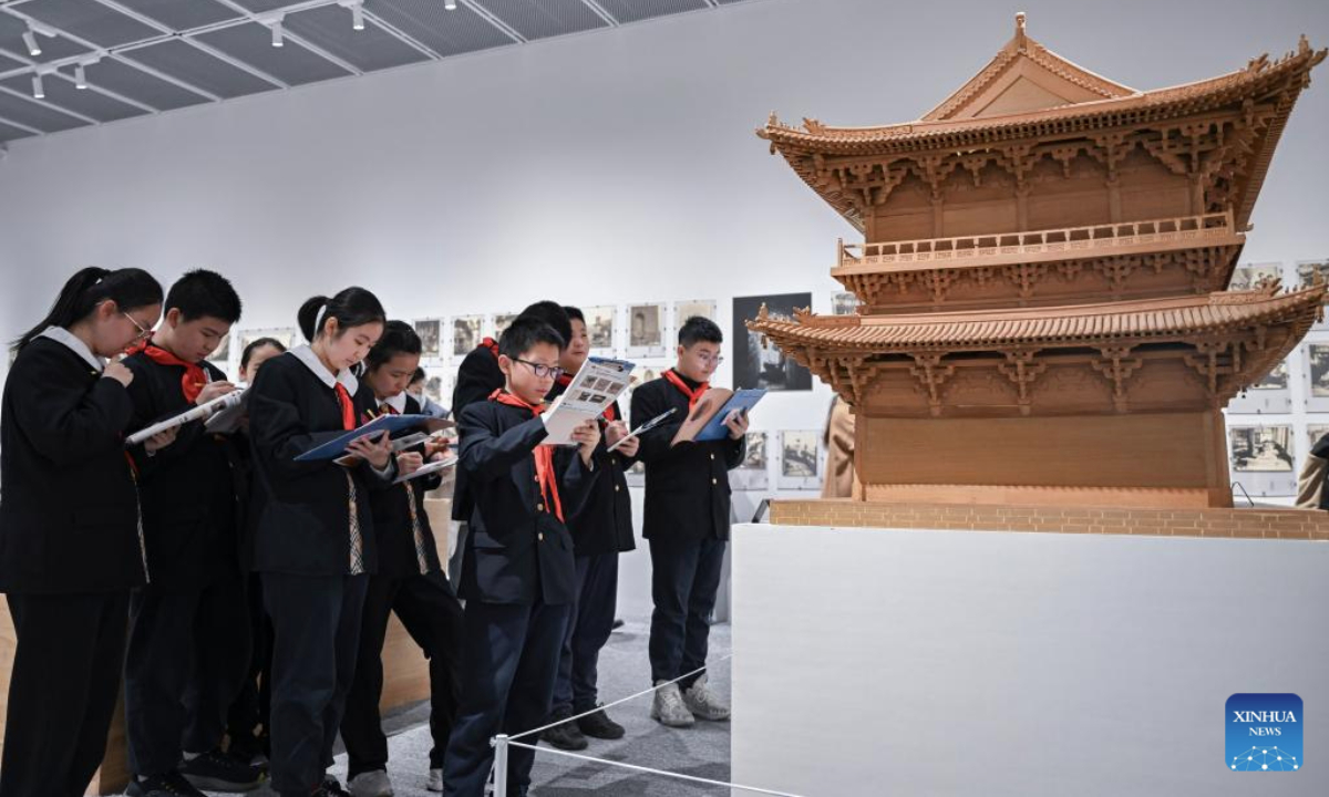在对阵阿拉