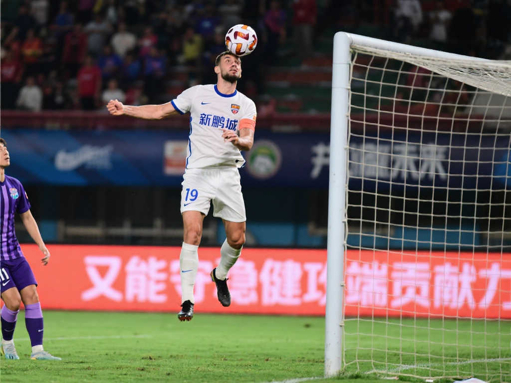 中超赛场的 中超赛场的